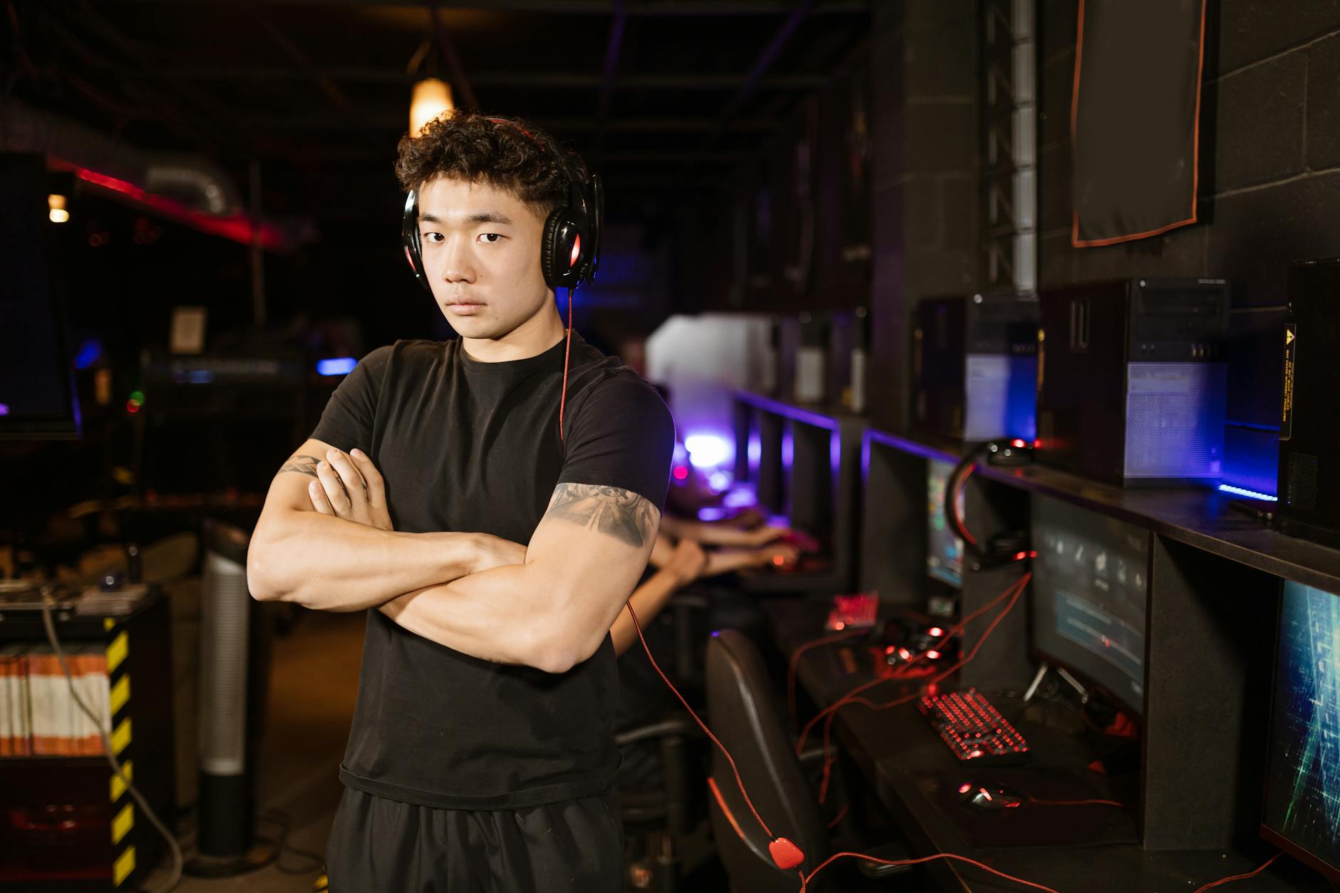 Một trận e-sport thi đấu theo thể thức BO3